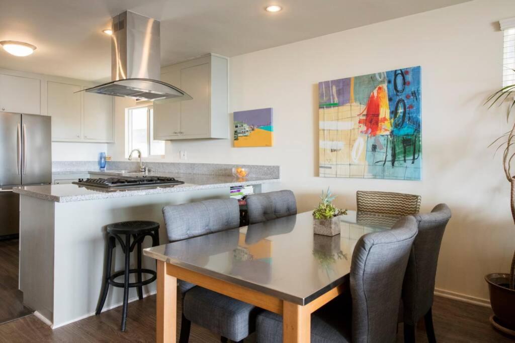 Appartamento Oceanfront Oasis Long Beach Esterno foto