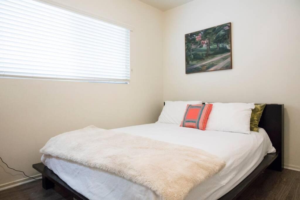 Appartamento Oceanfront Oasis Long Beach Esterno foto