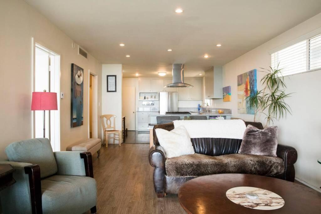 Appartamento Oceanfront Oasis Long Beach Esterno foto